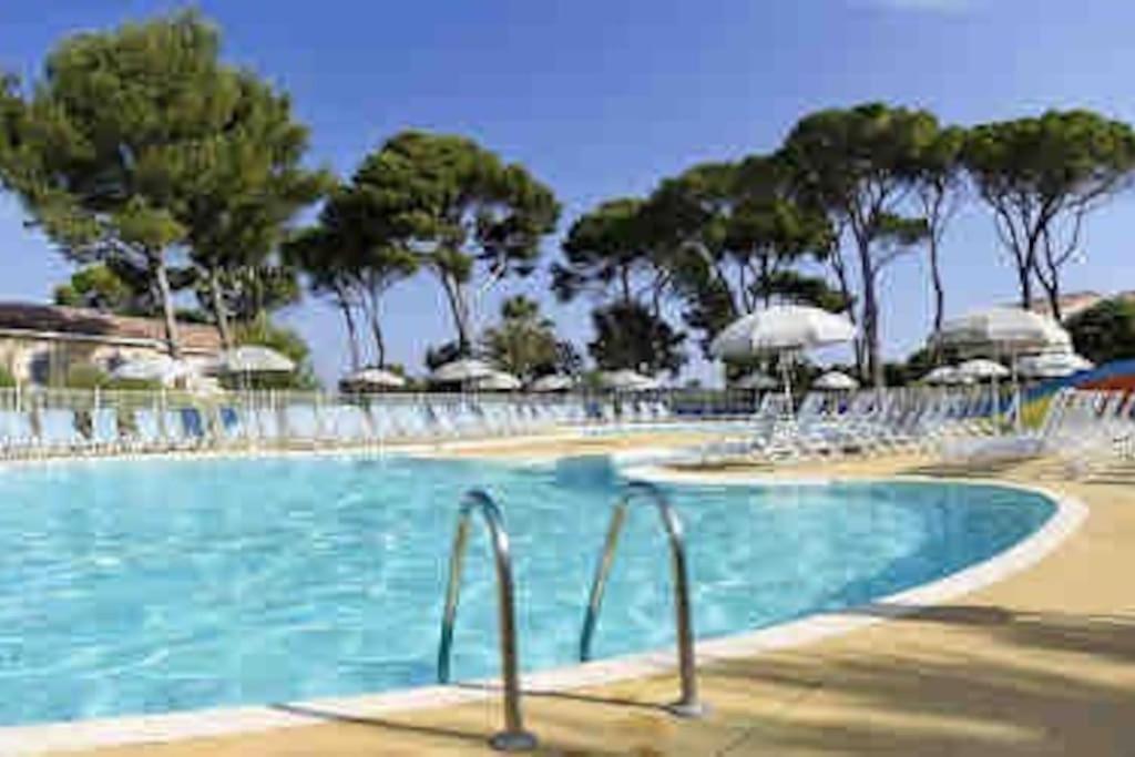 Villa La Baleine Verte Calvisson Exterior foto